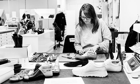 Vagabond Shoemakers appoints Canoe Inc.